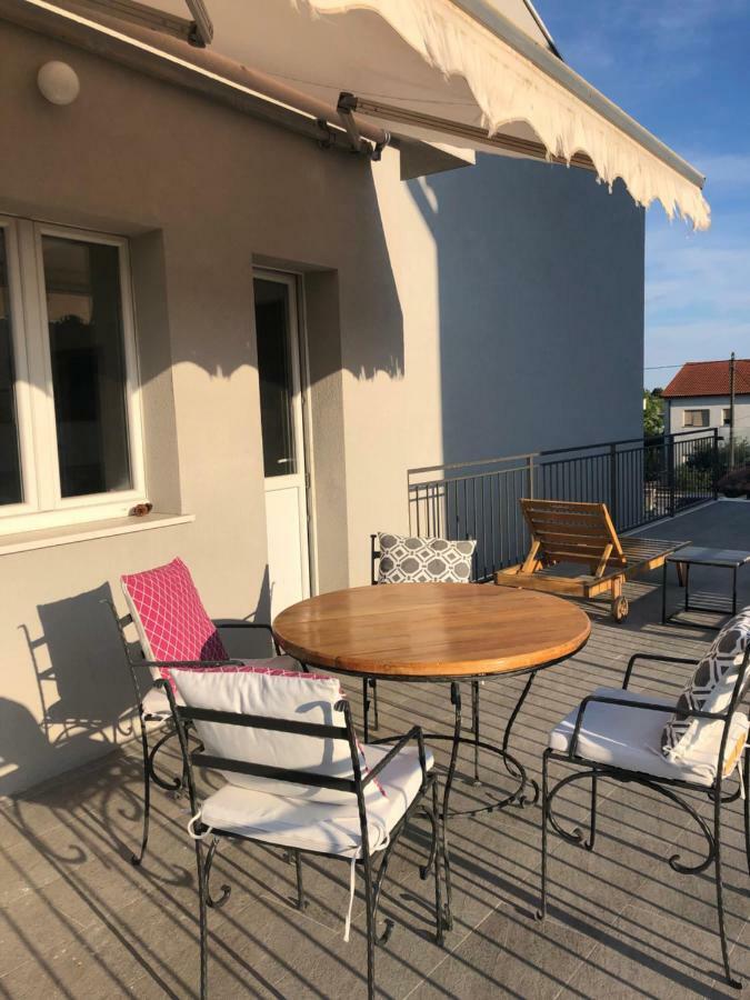 Apartment Tomas Kastela Bagian luar foto
